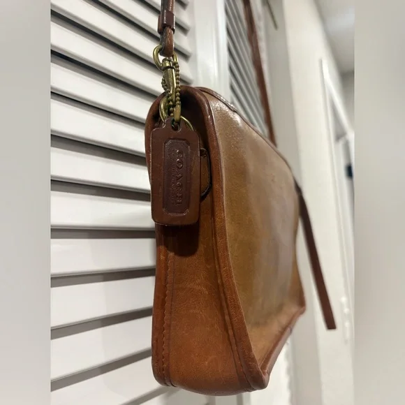 Rare Vintage (70s/80s) Coach Camel Brown Leather Crossbody Zip Bag Made in NYC - Picture 9 of 11